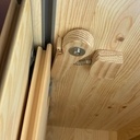 Loqueteau de porte coulissante contre assistant curieux et futé