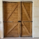 "Petite" porte de hangar en pierres de taille