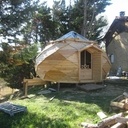 avec la zinguerie et la porte