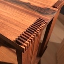 Table de chevet queues droites