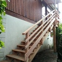 Construction d'un ensemble escalier, palier et auvent.