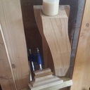 Assemblage en croix à mi-bois et moulures aux outils à main