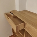 Placard en chêne ciré avec des portes persiennes coulissantes