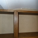 Queues d'arondes également entre montants et traverse supérieure