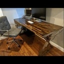 Construction d'un bureau avec du bois de palette finition epoxy