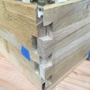 Étagère à queues d’aronde