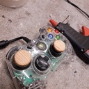 Manette Xbox du jeune boiseux