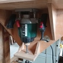 Défonceuse sous table du pauvre et rail de fortune pour défonceuse