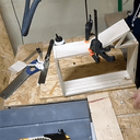 Une étagère en forme de bulle de BD - Phylactère