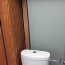 Paroi cache chauffe-eau + étagère