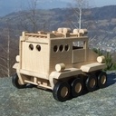 Un véhicule quatre quatre.