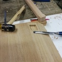 Petit tabouret assise courbe