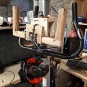 Un guidon en bois pour piloter un vélo volant