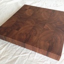 Petite planche à découper en bois debout