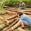 Kerport, auvent, en charpente ancestrale en chataignier des cevennes partiellement récupéré