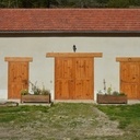 La façade une fois terminée...remarquer les fausses poutres... en chêne de 45mm