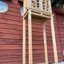 Cabinet sur piètement d'inspiration nippone