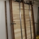 Une presse à panneau murale