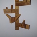 Le porte manteau de la chambre. Dommage pour les vis...