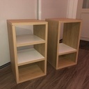 Deux petites tables de nuit