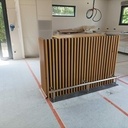 Façade de bar & plan d'ilot centrale sur pied en acier