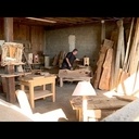 Artisanat : les plus grands chefs s'arrachent ses planches à découper