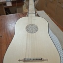 Mon premier instrument de musique: une vihuela de mano