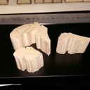 Trois éléments prêts à être sculptés après découpee à la scie à chantourner