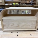 Une paire de chevets modernes en frêne