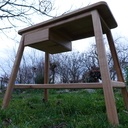 Bureau en arêtier avec tiroir suspendu