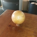 Une sphère creusée et filetée