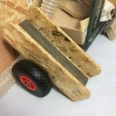 Un chariot porte panneau avec des chutes