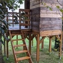 Cabane enfant sur pilotis