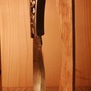 Couteau n°6, l'intrus, et son ombre en bois