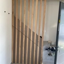 Agencement sous escalier et garde-corps