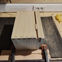 Coffret en châtaignier massif et placages.