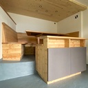 Table, banc et cuisinette