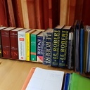 Petite bibliothèque de bureau (2020-04)