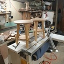 Paire de tabourets pour le coin du feu