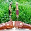 Couteaux et étuis en cuir