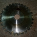 Lame à denture large