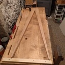 Assemblage à blanc des pieds compas (au début je souhaitais faire un bureau debout, par contre après essai, j'ai raccourci les pieds car ça ne me convenais pas)