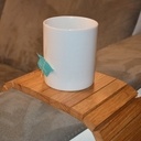 Un support de tasse pour canapé
