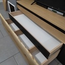 Meuble TV en chêne massif et valchromat noir