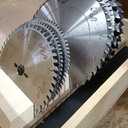 Meuble de rangement pour accessoires de combiné toupie-scie