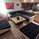 Canapé avec banquettes supplémentaires cachées