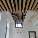 Plafond ajouré en chêne massif