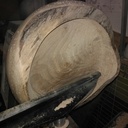 Plat en noyer (legerement mangé)