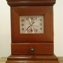 Horloge avec compartiment secret