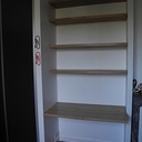 Fixation invisible d'étagères